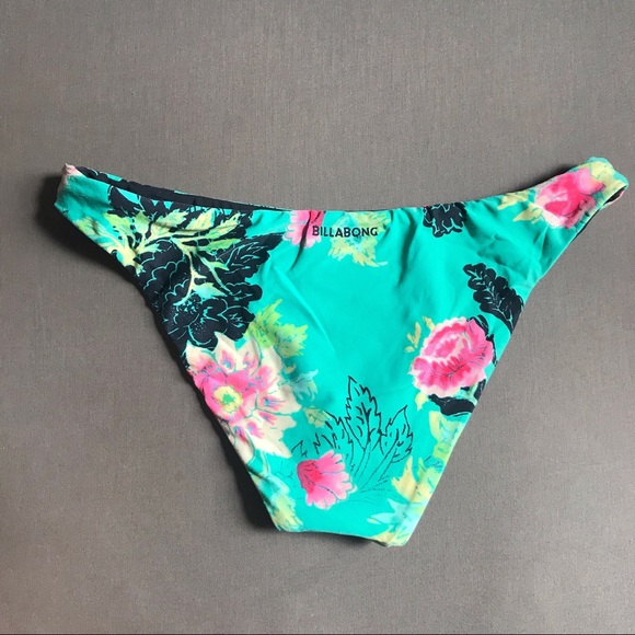 Billabong Reversible & Convertible Bikini - Picture 5 of 9